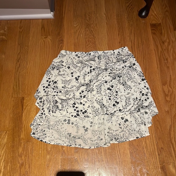 Almost Pink Black and White Floral Skirt Adult Size Small - Picture 1 of 1